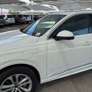 2025 AUDI Q7 PREMIUM PLUS photo 2