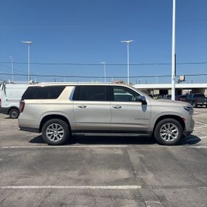 CHEVROLET SUBURBAN PREMIER - 10