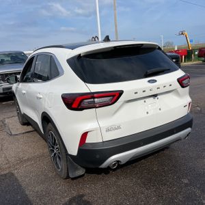 FORD ESCAPE PHEV - 3