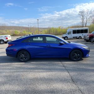 HYUNDAI ELANTRA SEL - 10