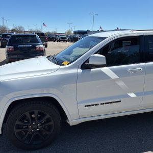 JEEP GRAND CHEROKEE ALTITUDE - 2
