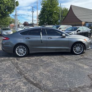 FORD FUSION SE - 10