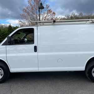 CHEVROLET EXPRESS 2500 - 4