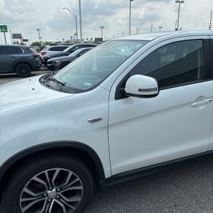 صورة 2 لـ 2016 Mitsubishi OUTLANDER SPORT 2.4 SE