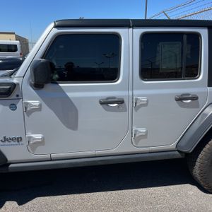 JEEP WRANGLER WILLYS 4XE - 4