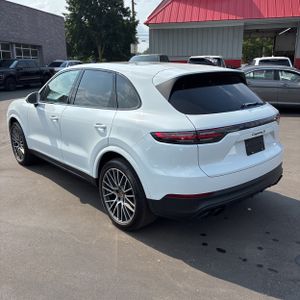 صورة 5 لـ 2023 Porsche CAYENNE S PLATINUM EDITION