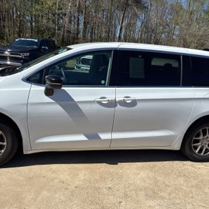 CHRYSLER PACIFICA TOURING L - 4