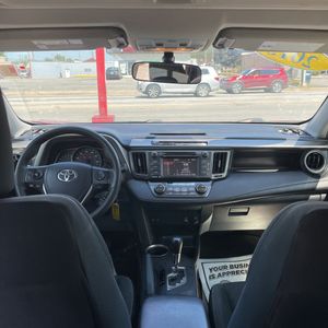 صورة 37 لـ 2015 Toyota RAV4 XLE