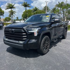 TOYOTA TUNDRA - 1
