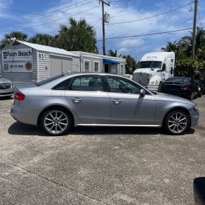 AUDI A4 2.0T PREMIUM - 10