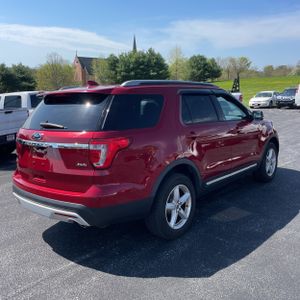 FORD EXPLORER XLT - 7