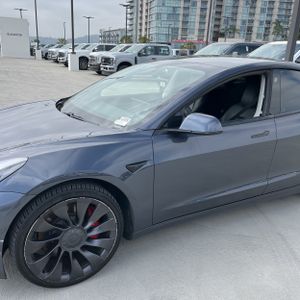 TESLA MODEL 3 PERFORMANCE - 2