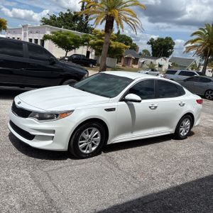 KIA OPTIMA LX - 3
