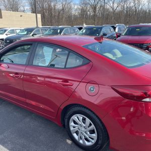 HYUNDAI ELANTRA SE - 6