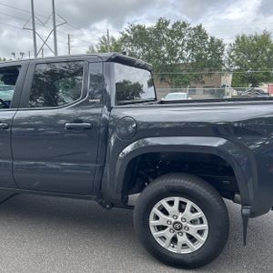 TOYOTA TACOMA SR5 - 6