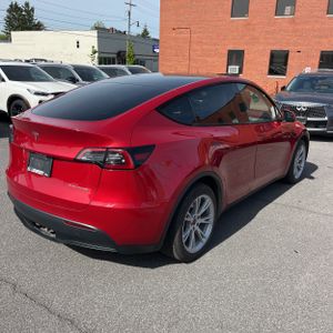 TESLA MODEL Y LONG RANGE - 8