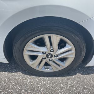 2019 Hyundai ELANTRA SE — миниатюра 20