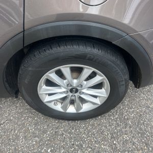 صورة مصغرة 18 لـ 2019 KIA SORENTO LX