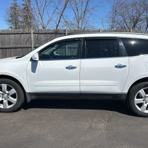 CHEVROLET TRAVERSE LT - 4