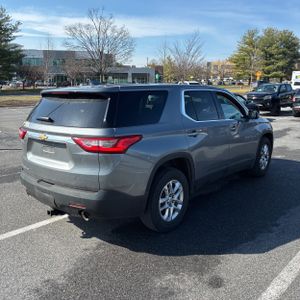 CHEVROLET TRAVERSE LS - 8