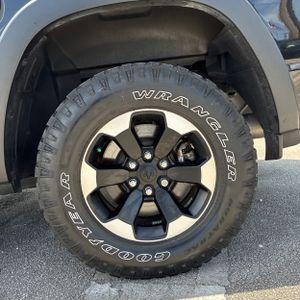 2023 RAM 1500 REBEL — миниатюра 17