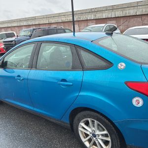 FORD FOCUS SE - 6