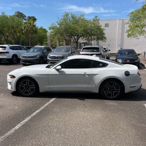 FORD MUSTANG ECOBOOST PREMIUM - 3