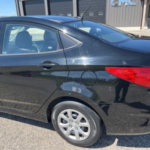 HYUNDAI ACCENT GLS - 6