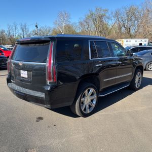 CADILLAC ESCALADE LUXURY - 8