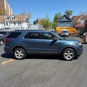 FORD EXPLORER BASE - 10