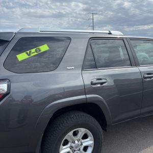 صورة 9 لـ 2015 Toyota 4RUNNER SR5