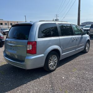 صورة 8 لـ 2016 Chrysler TOWN & COUNTRY TOURING-L