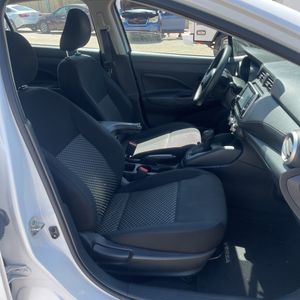 صورة مصغرة 31 لـ 2023 Nissan VERSA S