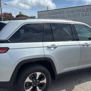 2024 JEEP GRAND CHEROKEE 4XE 照片 9