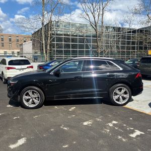 AUDI Q8 PREMIUM PLUS - 3