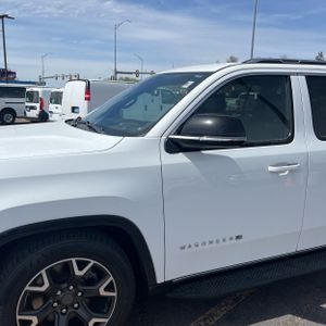 JEEP WAGONEER SERIES III - 2