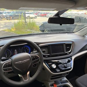 صورة 39 لـ 2022 Chrysler VOYAGER LX