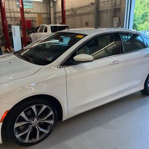 2016 Chrysler 200 C — фото 2