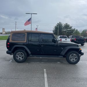 JEEP WRANGLER UNLIMITED BLACK AND TAN - 10