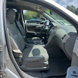 صورة مصغرة 33 لـ 2011 Chevrolet TRAVERSE LS