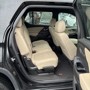 2023 Chevrolet TRAVERSE LS — миниатюра 35