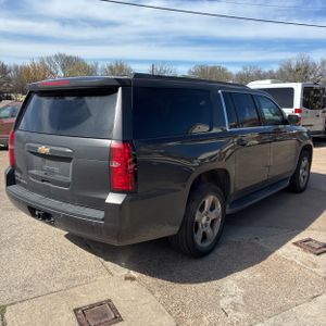 CHEVROLET SUBURBAN LT - 8