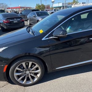 Cadillac XTS Luxury - 2