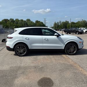 PORSCHE CAYENNE - 10