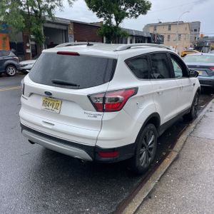 FORD ESCAPE TITANIUM - 8