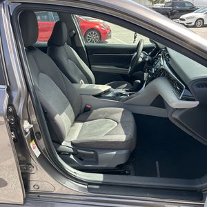 2019 Toyota CAMRY LE thumbnail 33