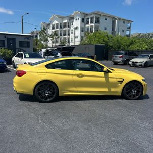 صورة 10 لـ 2019 BMW M4 BASE