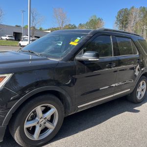 FORD EXPLORER XLT - 2