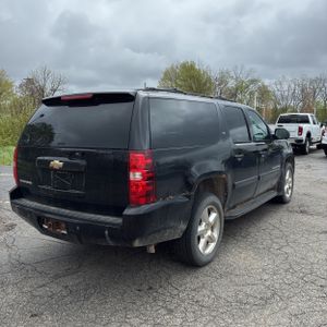 CHEVROLET SUBURBAN - 8