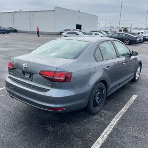 VOLKSWAGEN JETTA 1.4T S - 8